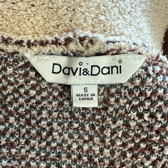 Davi & Dani Southwestern Cardigan Sweater Size Small Front pockets single button - Picture 7 of 9